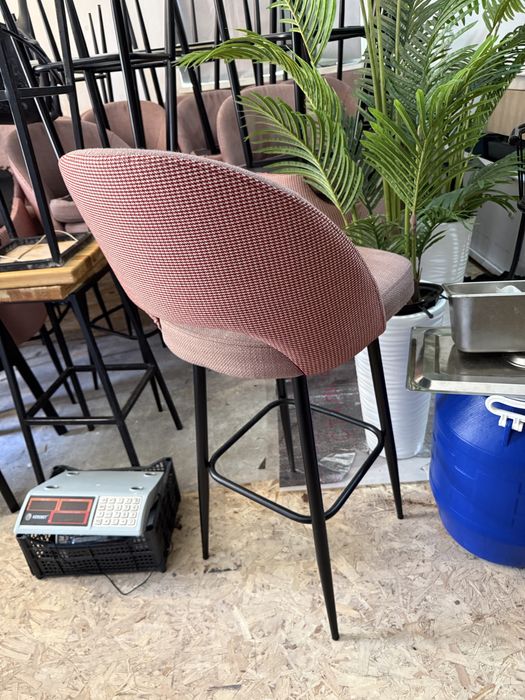 Барный стул,