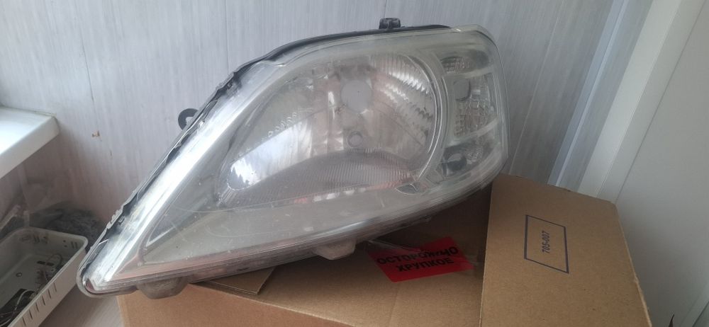 Фары Лада Ларгус