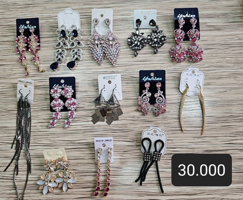 Бижутерия новая.