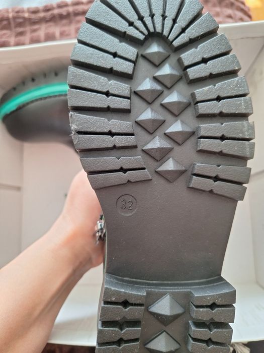 Продаю весенние сапожки