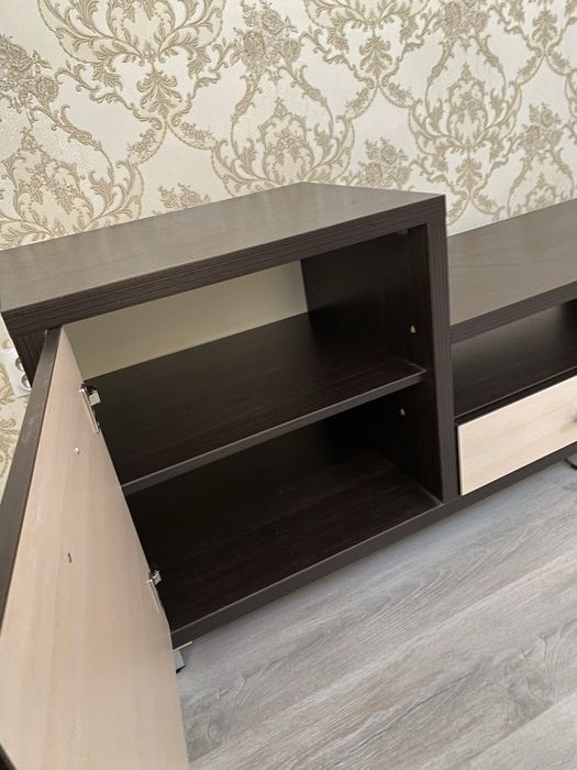 Продается тумба под ТВ зону