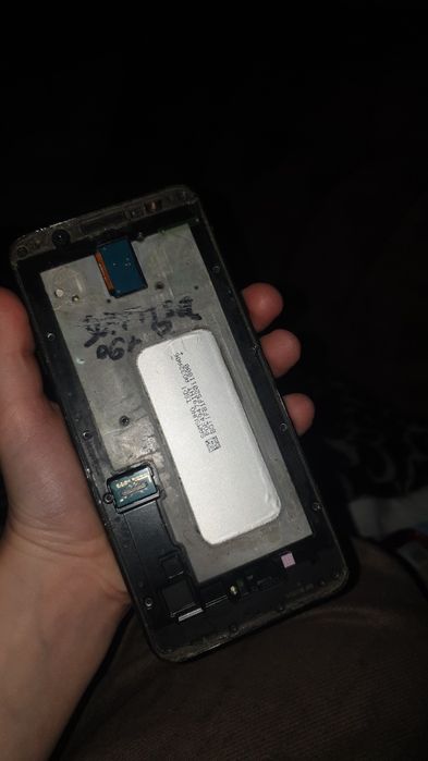 Продам телефон на запчасти
