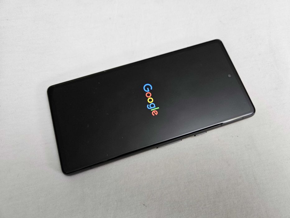 Google Pixel 6 de 128gb cu Ram 8Gb , liber dual , Husa , ca nou 10/10