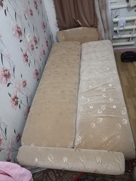 Продаётся диван в хорошем состоянии