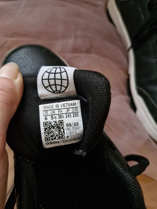 1. Ботуши 2. Adidas черни маратонки 3. Puma 4. Adidas маратонки