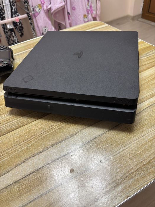 Ps4 slim 872gb..