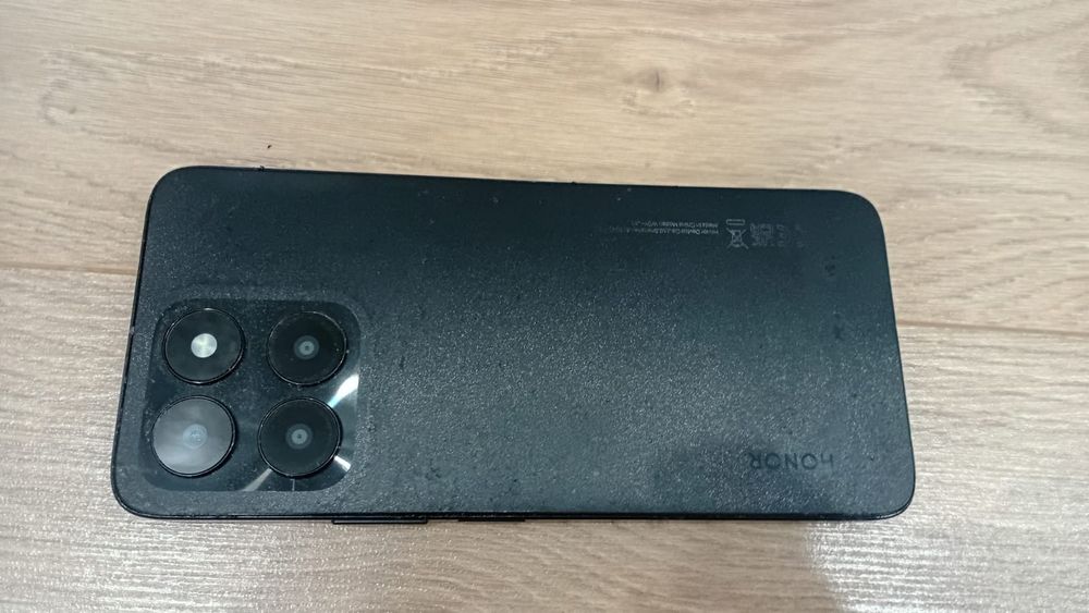 Продам телефон honor x6a