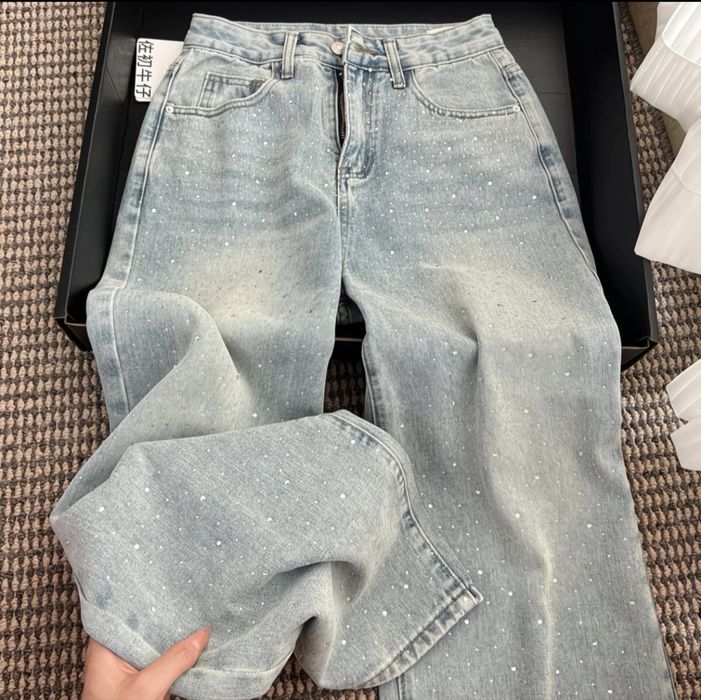 Продам джинсы со стразами