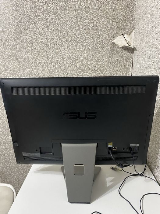 Asus моноблок+ клавиратура+мышь