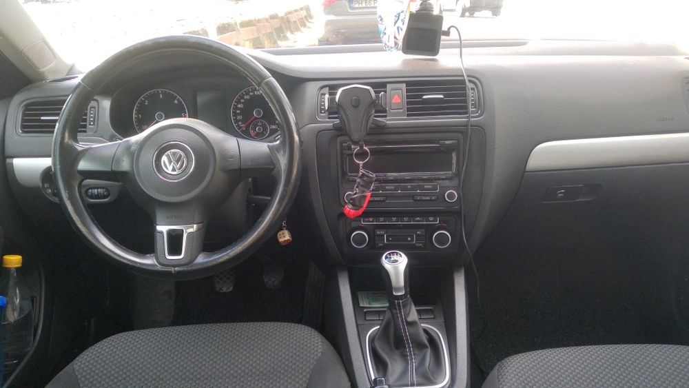 VOLKSWAGEN Jetta 2012 — imagine 11