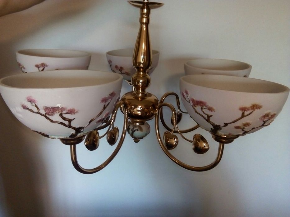 Люстра пятирожковая под керамику.
