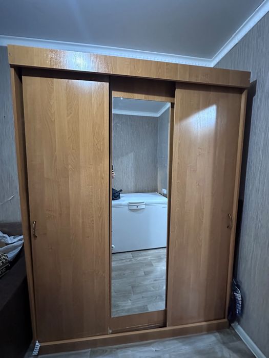 Шкаф диван и полка для косметики