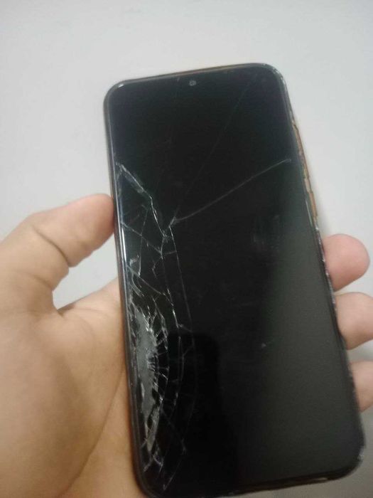Artel Quadro telefoni sotiladi