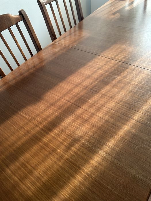 Кухонный стол-стулья