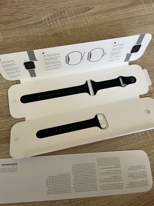 Apple Watch SE 2 44mm – работи, но с черен екран (за части/ремонт)