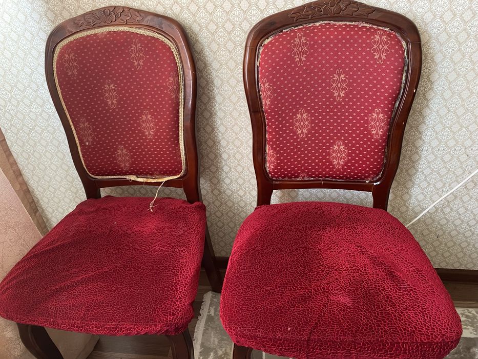 Продам стол со стульями для гостиной