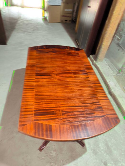 Трапезна и холна маса