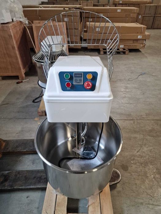 Malaxor aluat cu spirala 21,35,40,50,60,80 L,2 viteze ,temporizator