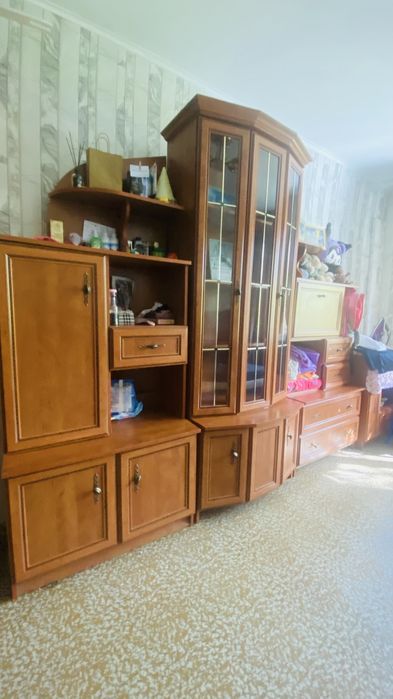 Продам символично за 8тыс стенку-шкаф