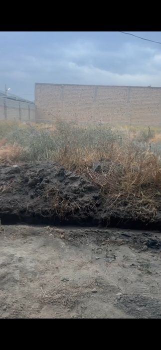 Породаетсч 6 соток земля по застройку сентр городе