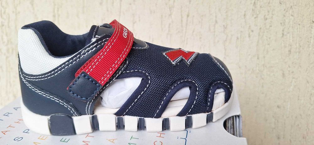 Нови сандали на Geox и Superfit - н. 26