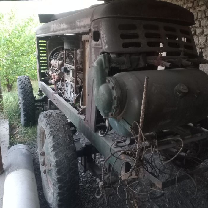 Компрессор марка ЗИФ двигатель ЗИЛ 130