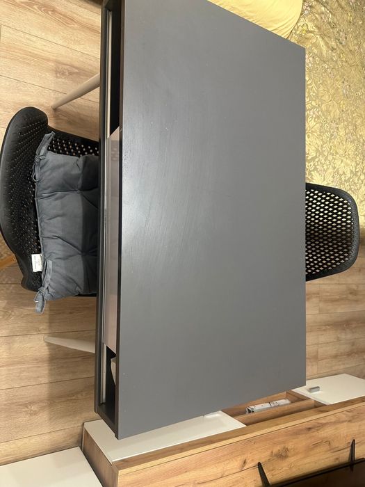 Vand masa birou cu tot cu scaune