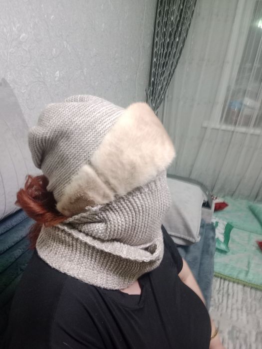 Зимняя женская шапка