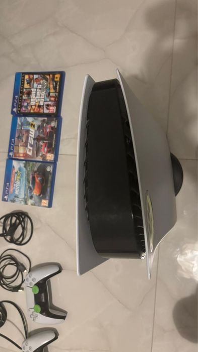 playstation 5 cu 3 jocuri