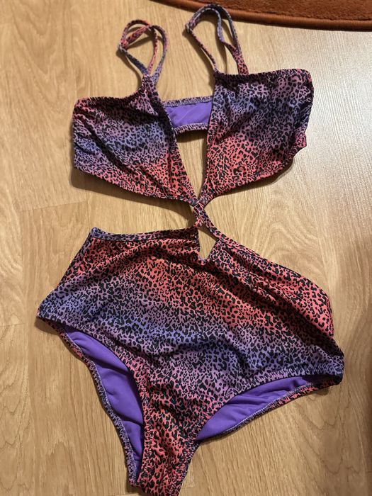 Costum de baie intreg