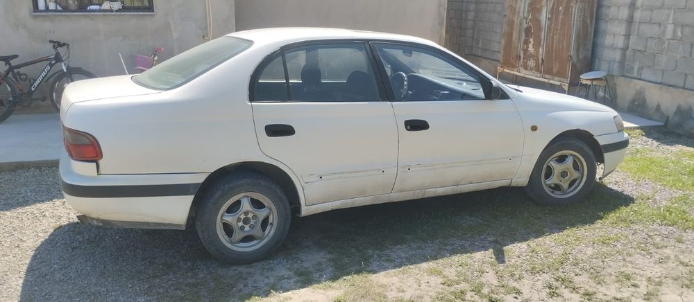 Тайота карина Е запчас