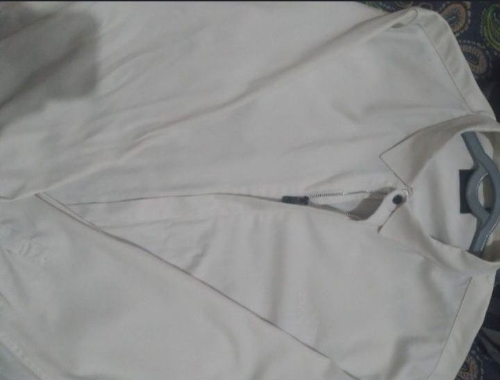 Oq ko'ylak erkaklar uchun