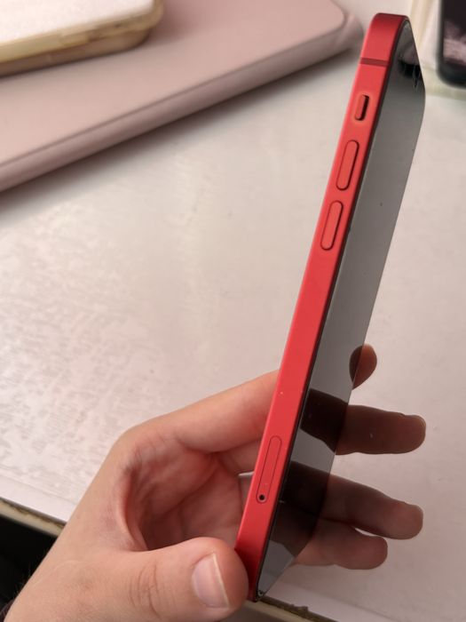 iPhone 12/красного цвета/64 Гб/75%