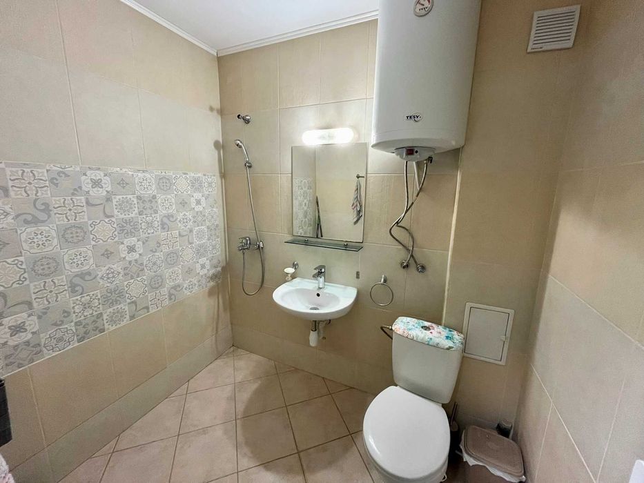 Дава се под наем Двустаен апартамент в Варна, Център - 65 кв.м за 433.5 € - Снимка #5