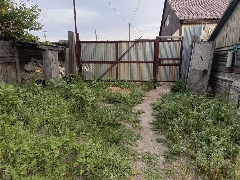 Продам дом г . Семей