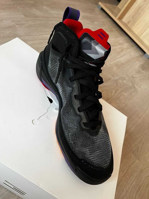 Air Jordan 37 размер 9+/ 43