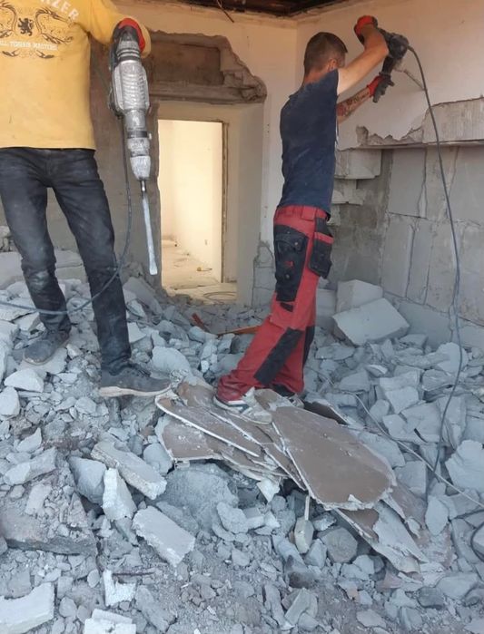 Demolari Apartamente , Debarasări moluz ,Taeri păreți,  Decupări  .