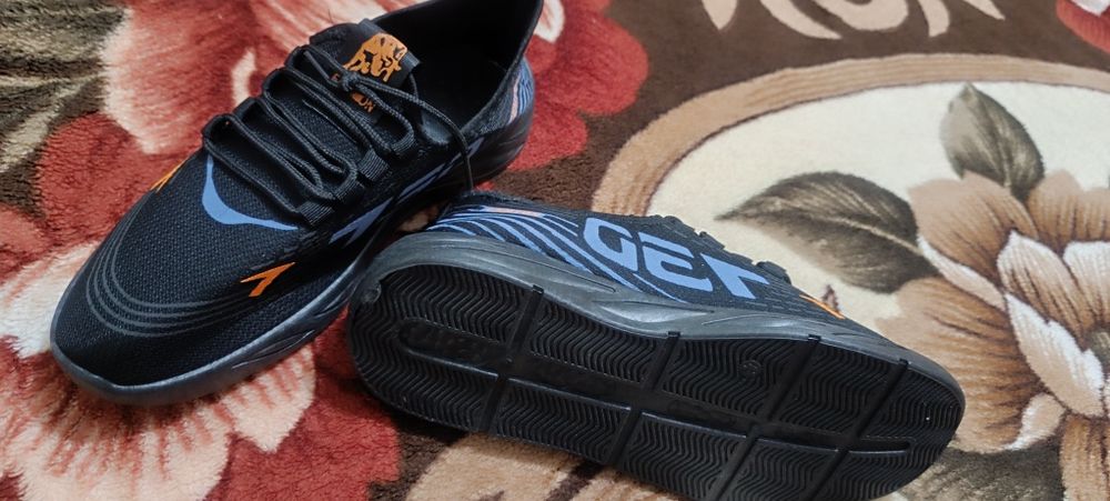 Pantofi sport (adidași)