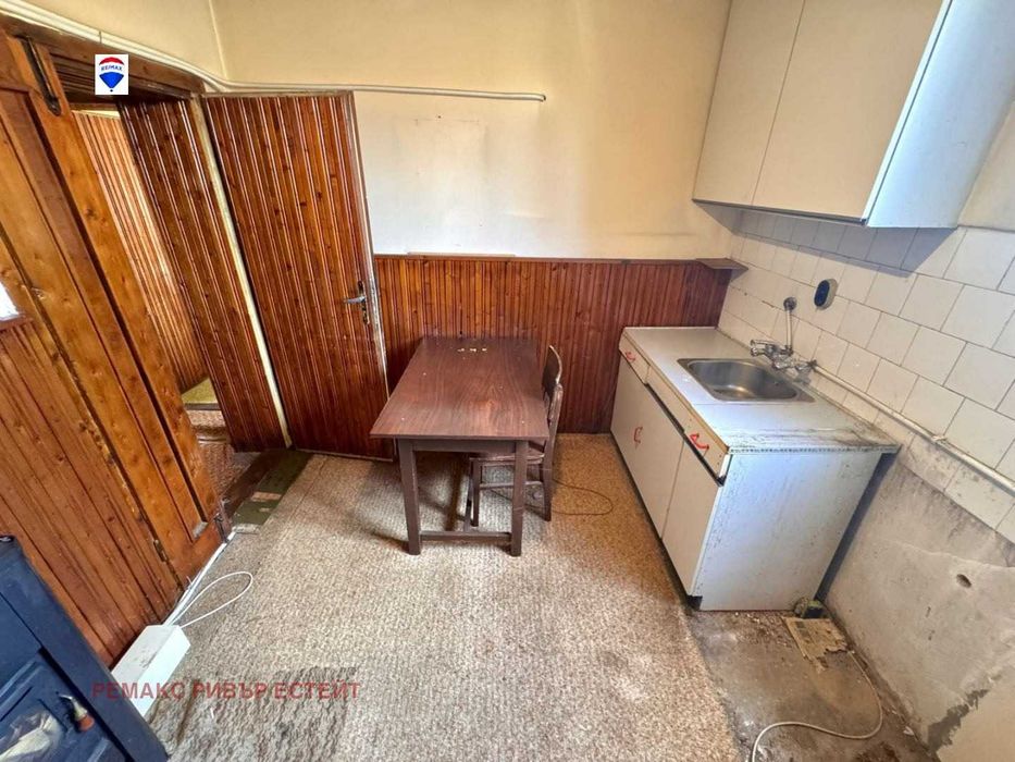 Къща на два етажа за продажба  в гр. Две могили