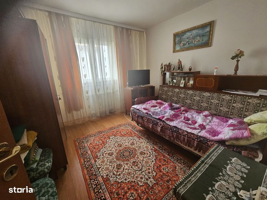 Inchiriez apartament  cu 3 camere G Enescu