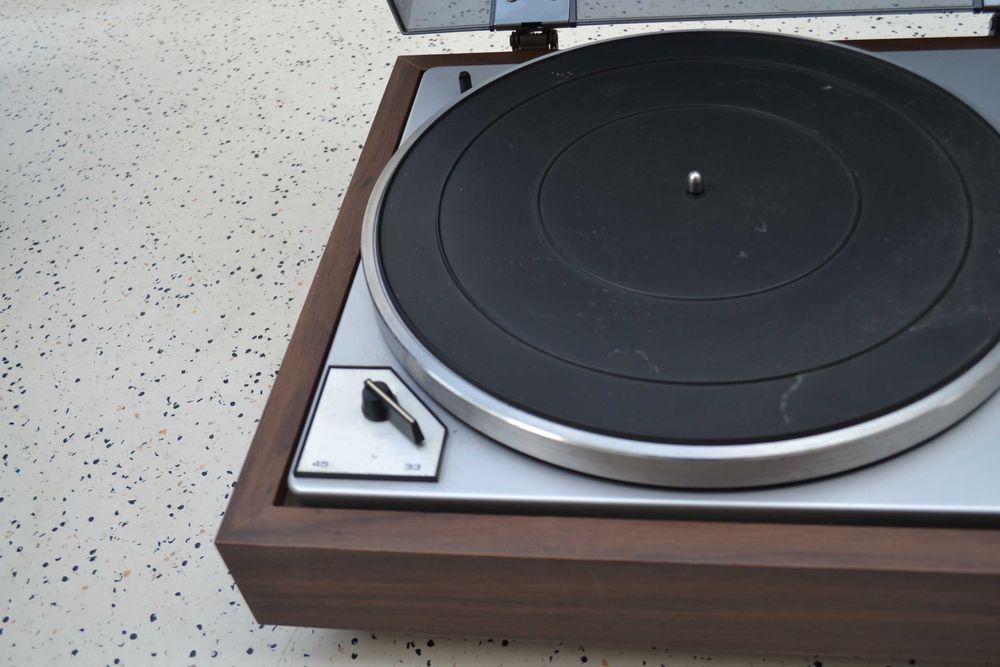 Pick up Pioneer Monarch T 700 A