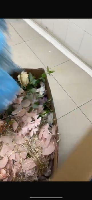 Пластмассовые цветы бу