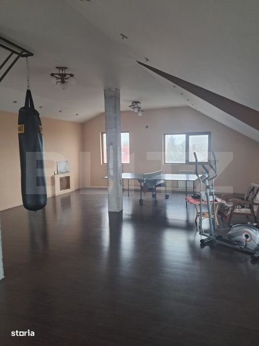 Casa de vanzare, 500 mp, zona Sendreni