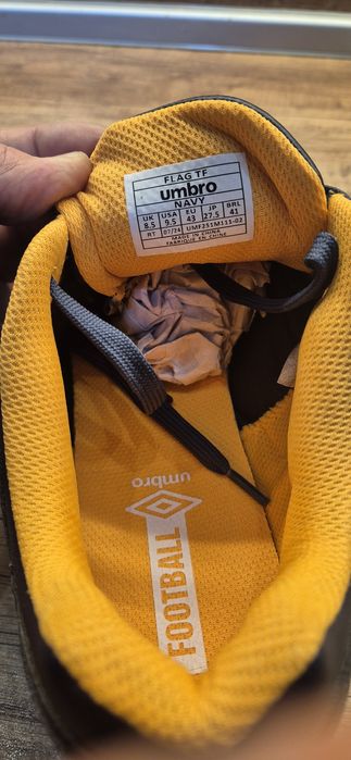 Umbro Flag TF – мъжки спортни обувки, номер 43, нови