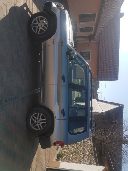 Vand masina 4x4 mitsubishi Pajero Pinin 2100€ negociabil