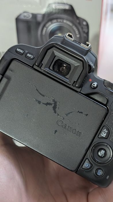 Canon 200d + китовый объектив
