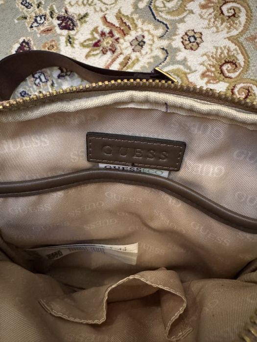 Продаются оригинал барсетка Guess