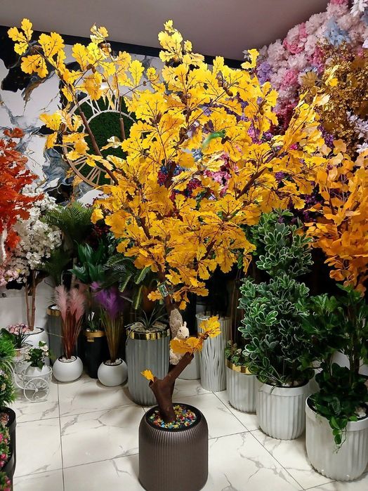 Sun'iy gullar va daraxtlar.