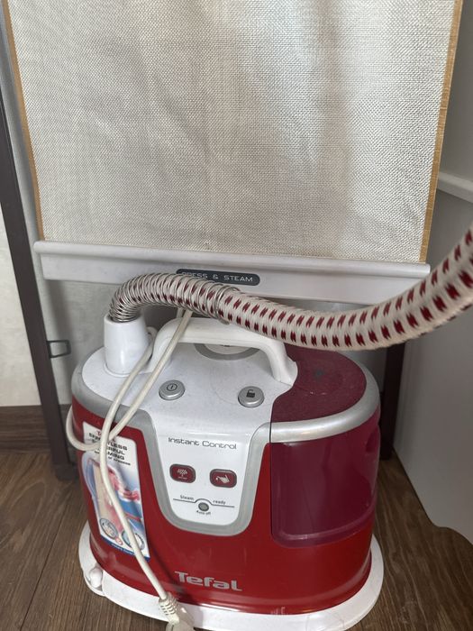 Отпариватель Tefal Instant Control — рабочий