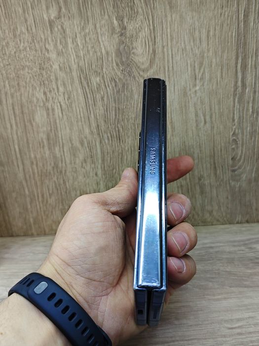 Samsung Galaxy Z Fold 4